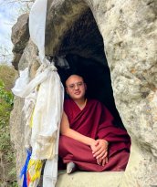 zilnon-rinpoche-tilopa-cave.jpg